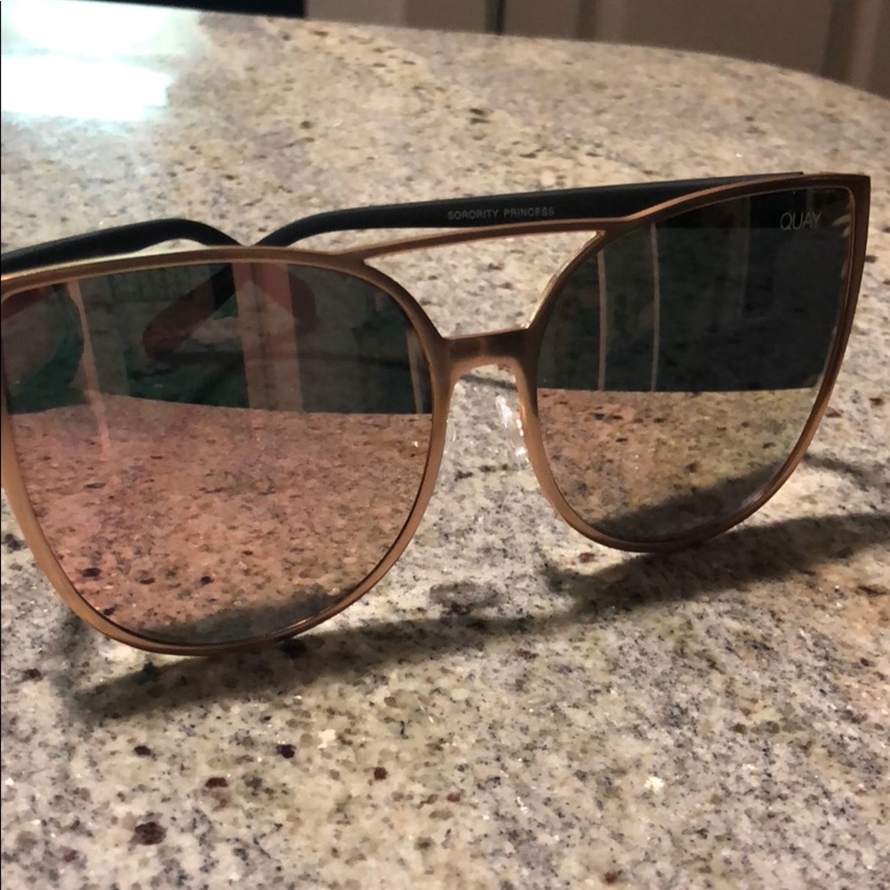 Quay Glasses
